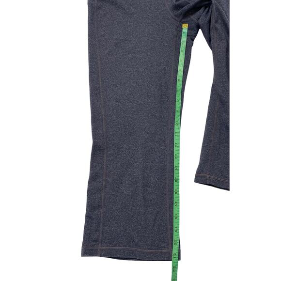 ATHLETA Kickbooty Gray Crop Straight Leg Workout Pants Size Small #819277 - Picture 8 of 8